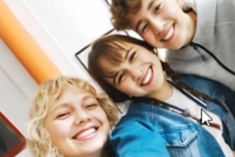 Ποια Είμαι – Και Γιατί Η Δουλειά Μου Είναι Κάτι Περισσότερο Από Ζωγραφική